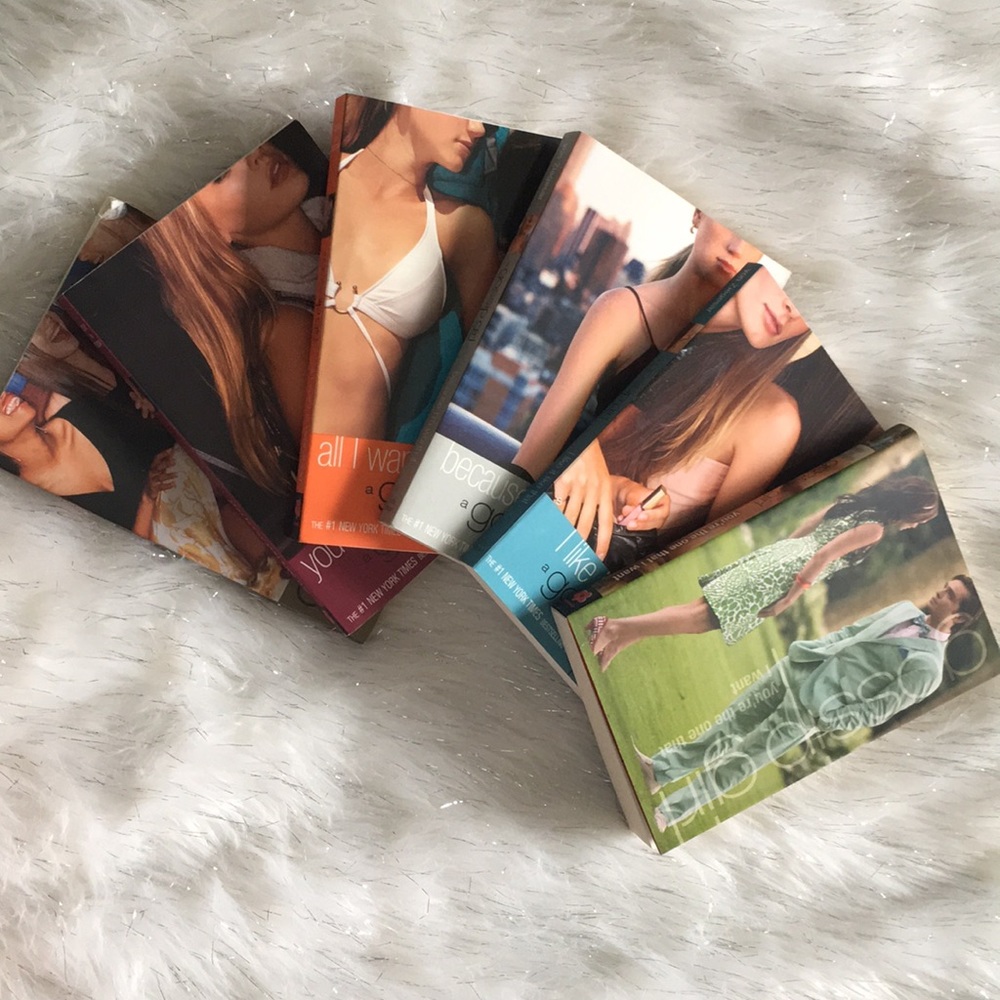 Full set of gossip girl books.